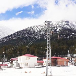 Kar Emlaktan Yenikonacık Efes Sitesinin Yanında 400 M2 Satılık Arsa