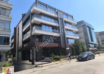 Mustafa Kemal Mahallesinde Ön Cepheli Şık Ofis