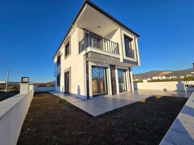 Didimde Plaja 1.km Mesafede Satılık Müstakil Villa