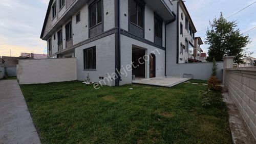 Sakarya Kocaali De Plaj Merkezde Bahçeli 3+1 Müstakil Villa