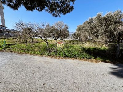 Mordoğan Emlaktan Merkezde 280 M2 İmarlı Satılık Villa Arsası