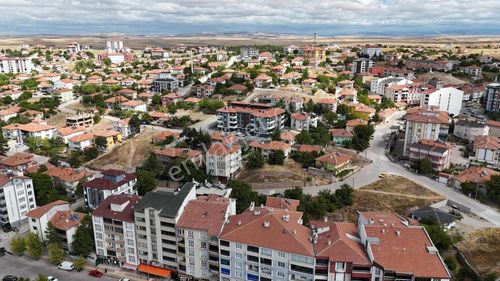 Karşıyakada Merkezi Konumda Satılık 2+0