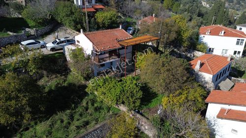Karaburun Çatalkaya'da Deniz Manzaralı Müstakil Ev
