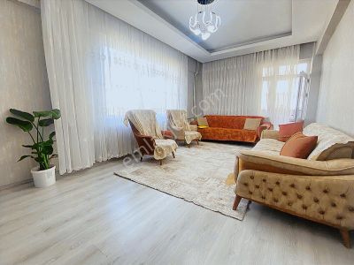 Rauf Denktaş Cd.3 Cepheli,180 M² Net Kullanımlı Satılık 3+1