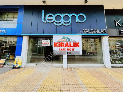 Emlakparktan 35metrelk Yolda Kurumsala Kiralık 3 Kat 700m Dükkan