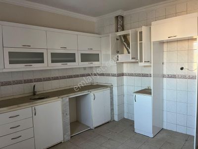 Milas Merkez'de Vergi Dairesi Yanında, 150 M² Geniş 3+1 Satılık