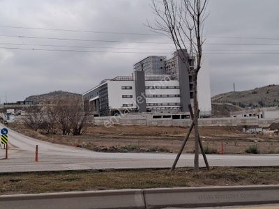 Hastane Yakınında 250m2 İmarlı Yüksek Kat Site Parseli