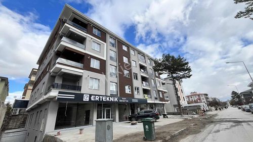 Remax Dem'den Halitpaşa Mah. 2+0 Geniş Satılık Daire