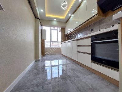 Süvari Mah Ahi Mesut Bulvar Yakını Satılık 3+1 Kat Ta Ful Yapılı Daire