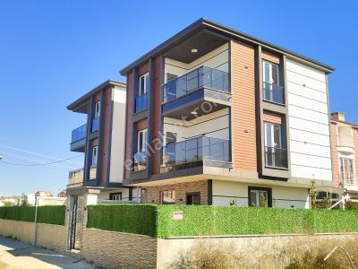 Kartallar'dan Şahane Konumda Büyük Bahçeli 4+1 Lüks Yazlık Villa