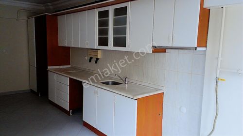 6-şeker Emlaktan 3+1-175m² Yenimahalle Cadde Satılık Daire