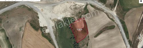 Arnavutköy Yassıörende Satılık Arsa , 533 M2 Hisseli Yolu Var