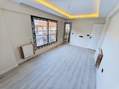 Sıfır Refetbele Mah. Cadde Yakını 3+1 Arakat Doğalgaz Asansör