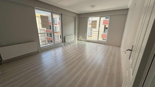 Bulvar Emlaktan Karakaş Mh.de Geniş 3+1 Kiralık Daire