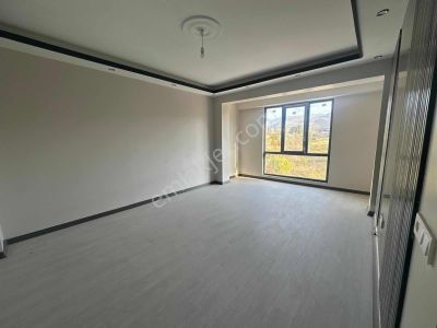 Satış Ofisinden Eğimsiz Geniş Dubleks