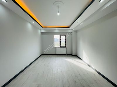 Güven'den Kapaklı'da Okullara Ve Caddeye Yakın Geniş 2+1 Daire