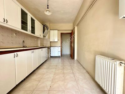 Kalecik Emlak'tan Çift Banyo Asansörlü, Güney Cephe 3+1 125m²
