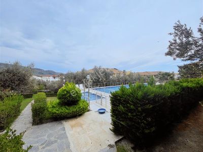 Altınoluk'ta Havuzlu Sitede Kiralık 2+1 Daire