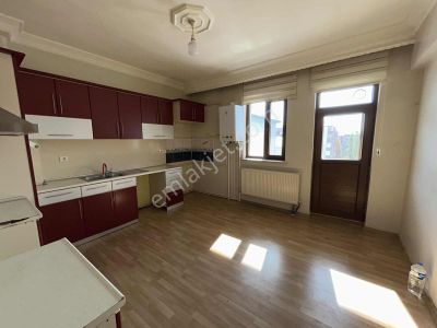 İnönü Cad. 3 Dk! 160m², Ebeveyn Banyolu, Güney Cepheli Asansör