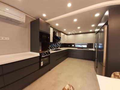 Konyaaltı 'nda Donanımlı Site İçerisinde 4+1 Ultra Lüks Dubleks