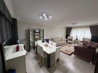 Ufuktepe Cadde Üstü Yapılı Katta Geniş 3+1