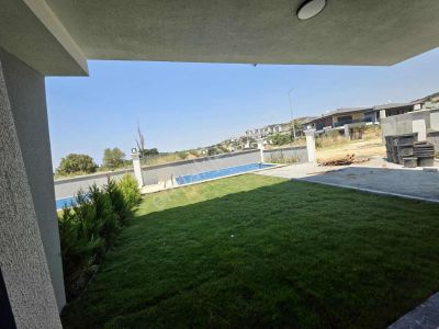 Kuşadası Davutlar'da Özel Havuzlu Satılık 3+1 Fırsat Villa