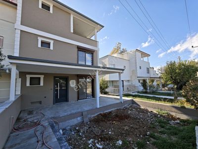 Didim Altınkum Plajına Yakın Konumda 4+1 Müstakil Villa
