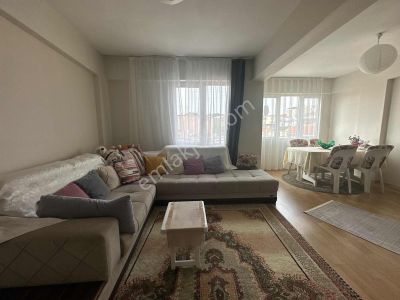 Üçyol Metroya Yürüme Mesafesinde Satılık 3+1 Bakımlı Daire