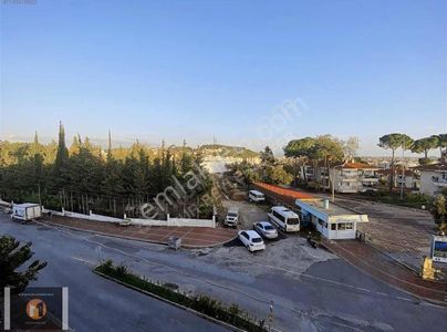 Tur-beylerden Deniz Manzaralı Arakat Katta Tek Daire 3+1