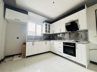 Yuvam'dan Merkezi Konumda Geniş Oturum Sıfır Öncephe Kiralık 2+1