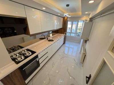 Topçu Mah 3+1 Bağımsız Katta Ön Cephe Ultra Lüx Yapılı Daire