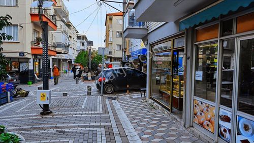 Balçova Sevgi Yolunda Köşe Konumlu 180 M² Fırın Ruhsatlı Satılık