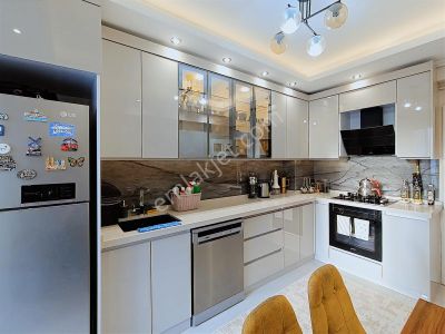 Turhandökme/ilköğretimokul/3/bina/ara/kat/3+1/lüks/yapılı/2bnyön