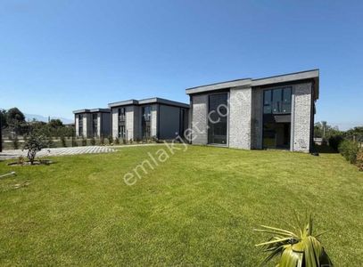 Epa Tekbir'den Hendek Merkez'de Geniş Bahçeli Müstakil Villalar!!!