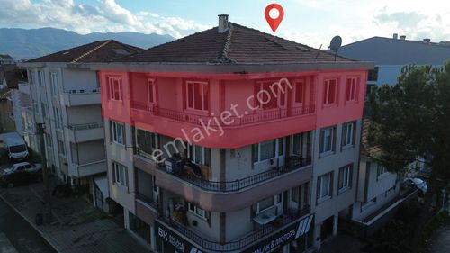 4-şeker Gayrimenkul Kiralık 3+1-150m2 Caddede Bakımlı Daire