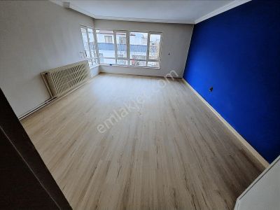 Arel'den Gençlik Yakını 3 Kat Kombili,bakımlı,montalamalı 3+1