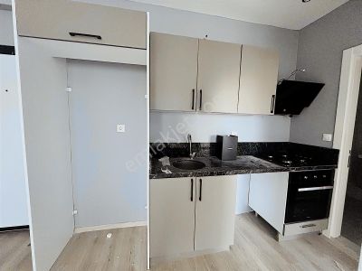 Gültepe'de Cadde Üzeri Klima Ankastre Şofbenli 1+1 Lüks İşçilik