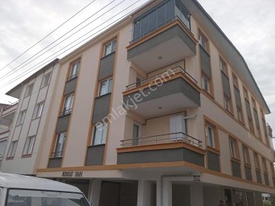 Akhisar Ulucami Mah. Satılık Ara Kat Daire (emin'den)