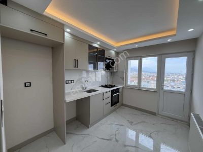 Emlak Center'dan Ege Mah. 3+1 120m² Asansörlü Arakat Daire