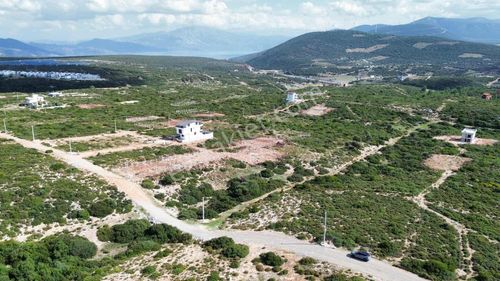 Didim Bozseki Güzel Konumda Göl Manzaralı Elektirik Mevcut