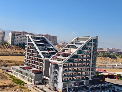 Yeni Rotadan Maarif Mah. Colesium Tower Satılık Eşyalı 2+0 Daire
