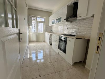 Kuttaş'tan 7.caddede Katta İçi Yapılı 3+1 Ön 120 M2 Metro Yakını