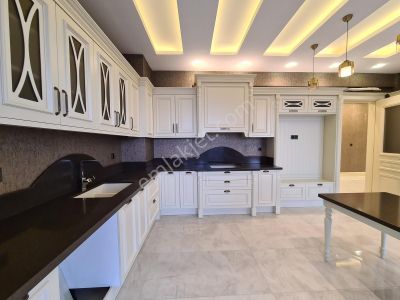 Yeni Rota Emlaktan Manzaralı Lüx 5+1 Daire