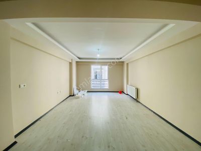 Güven'den Kapaklı'da Caddeye Yakın Kombili Ara Kat 2+1 Daire