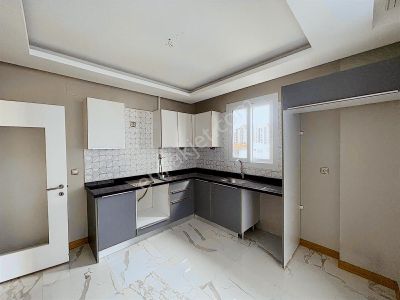 Carkıpare'de Okul Yanı Havuzlu Lüx Sıtede 3+1 Kapalı Mutfak