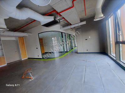 Selenıum Retro9 A Blok'ta Taşınmaya Hazır Ofis 350 M2