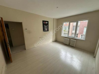 Kütahya Alipaşa Mahallesinde 3+1 Arakat Satılık Daire