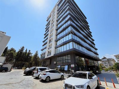 Dalga Kule İş Merkezinde Özel Tasarım Manzaralı 2+1 Kiralık Ofis
