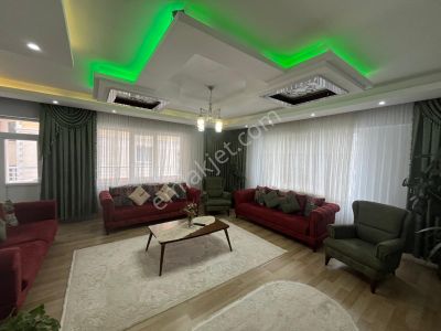 Halilağa Mahallesinde Satılık 3+1 Site İçi Daire