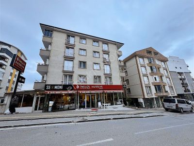 Cevizlik Cad. Üzerinde Aile Binasında 2+1 Arakat Daire